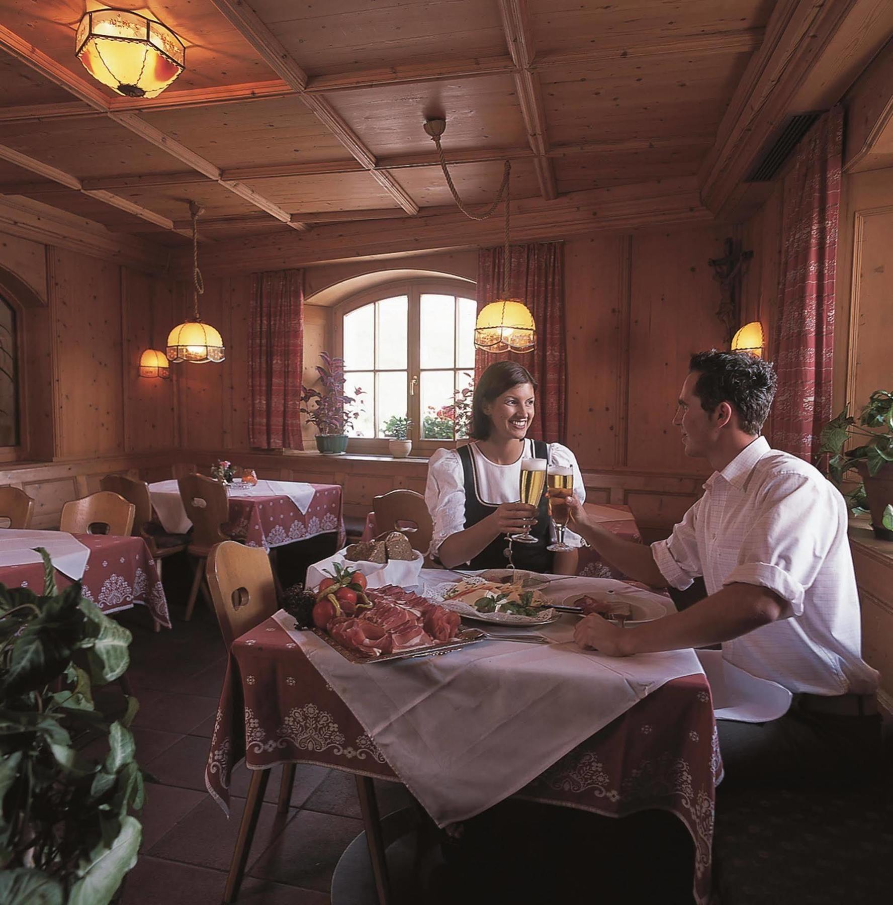 Batzenhaeusl Hotel เซเฟลด์ อิน ทิโรล ร้านอาหาร รูปภาพ